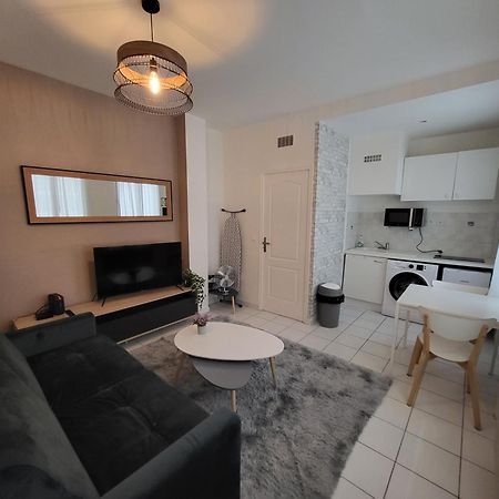 Appartement Spacieux 28M2 Avec Chambre Separee Issy-les-Moulineaux Exterior foto