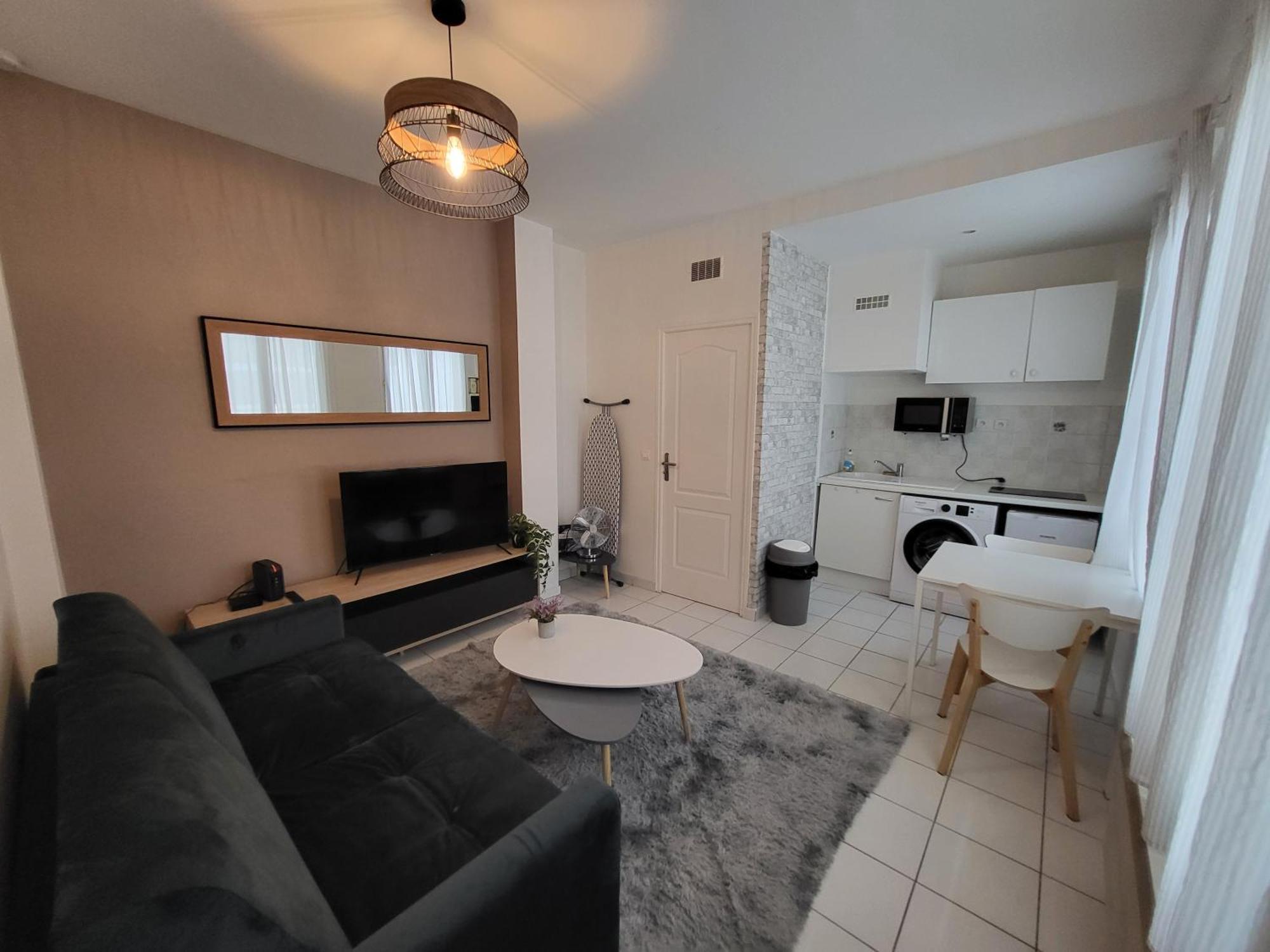 Appartement Spacieux 28M2 Avec Chambre Separee Issy-les-Moulineaux Exterior foto